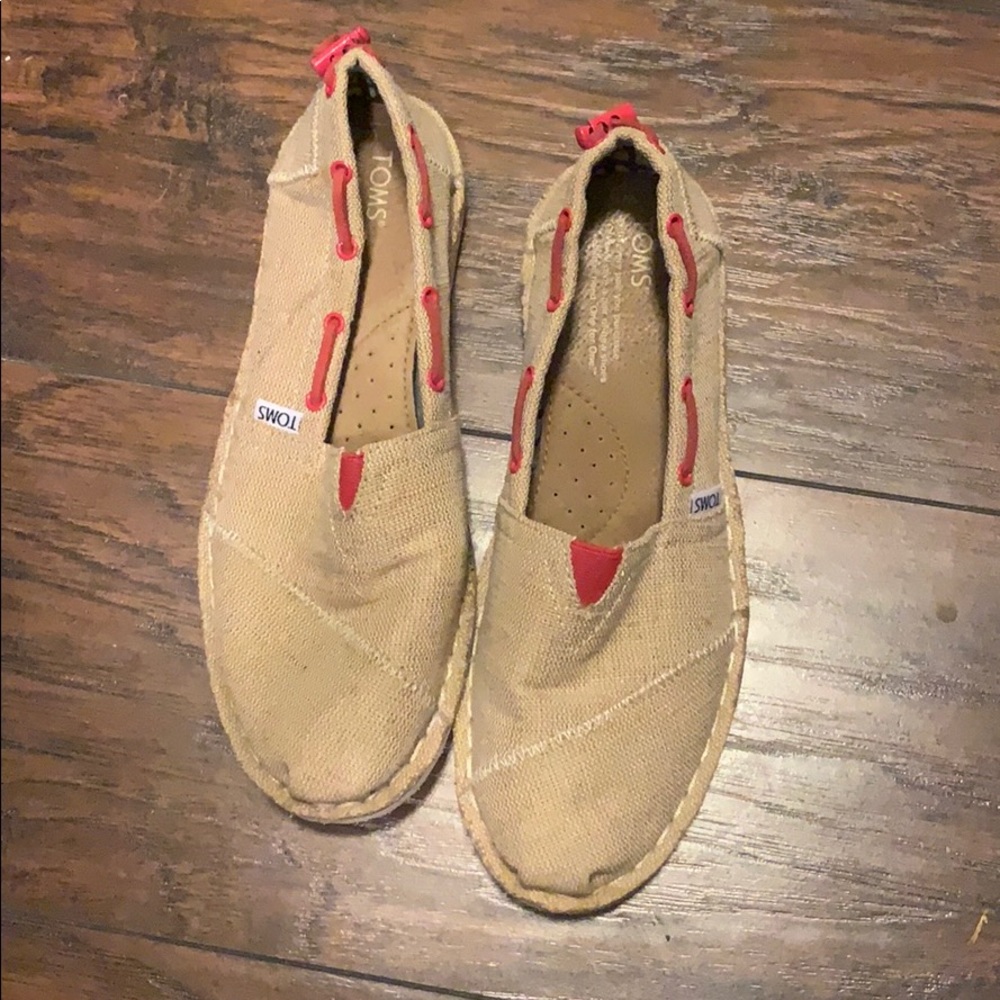 Toms